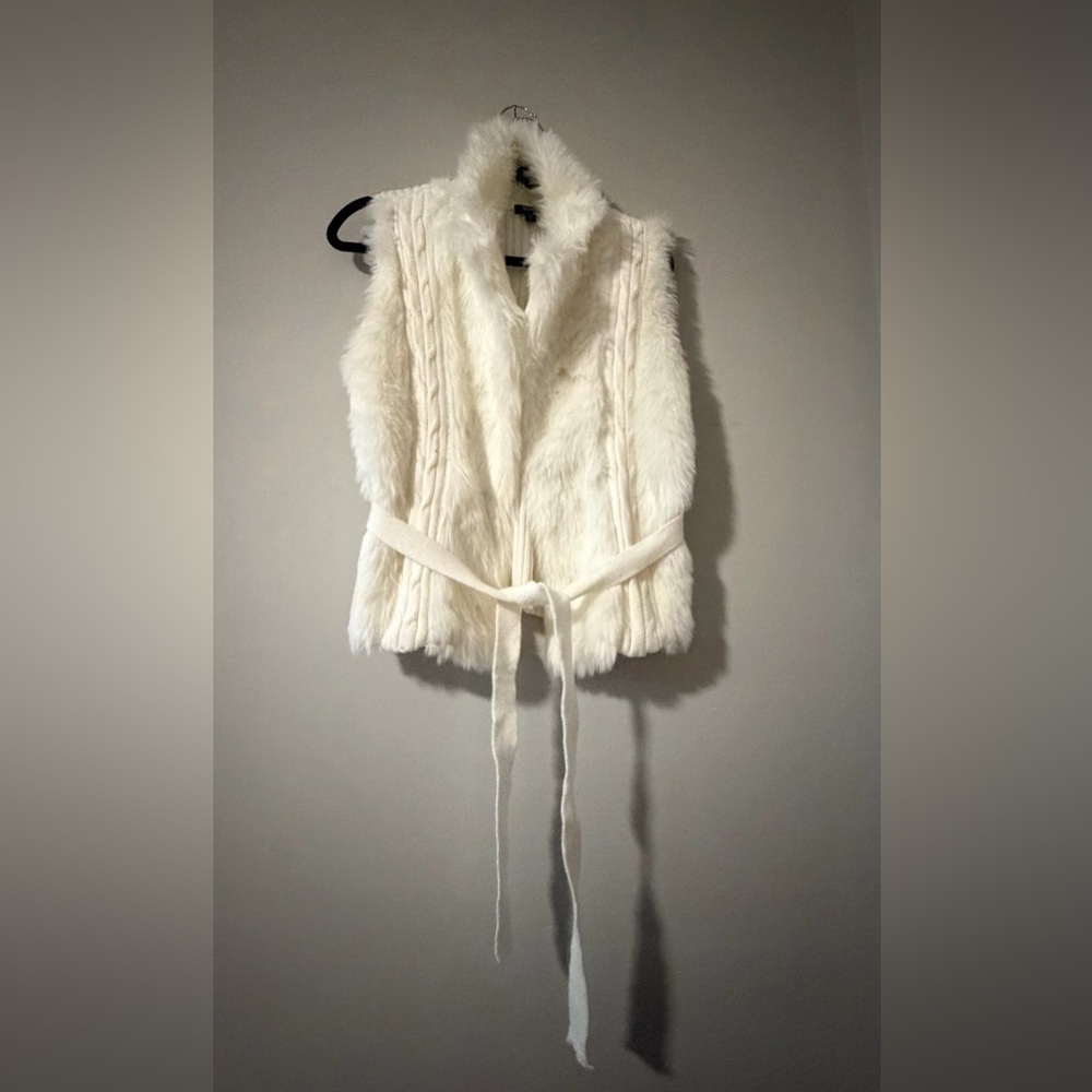 Xoxo Women's White Faux Fur Belted Vest